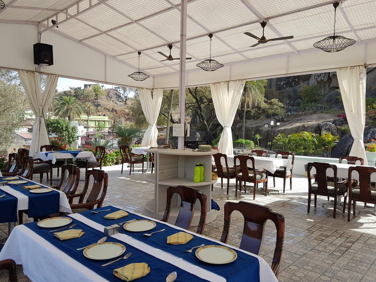 Hotel Karnavati Маунт-Абу Экстерьер фото