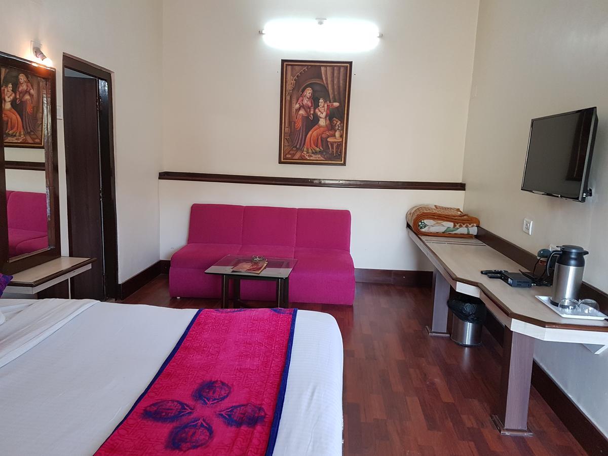 Hotel Karnavati Маунт-Абу Экстерьер фото